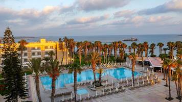 Louis Phaethon Beach